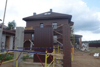 Утепление фасада , нанесением клинкерной плитки Paradyz Semir Brown загородного дома в деревне Овсянникова. фото 2