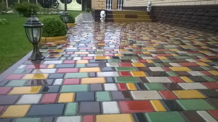 Тротуарная плитка из разных цветов